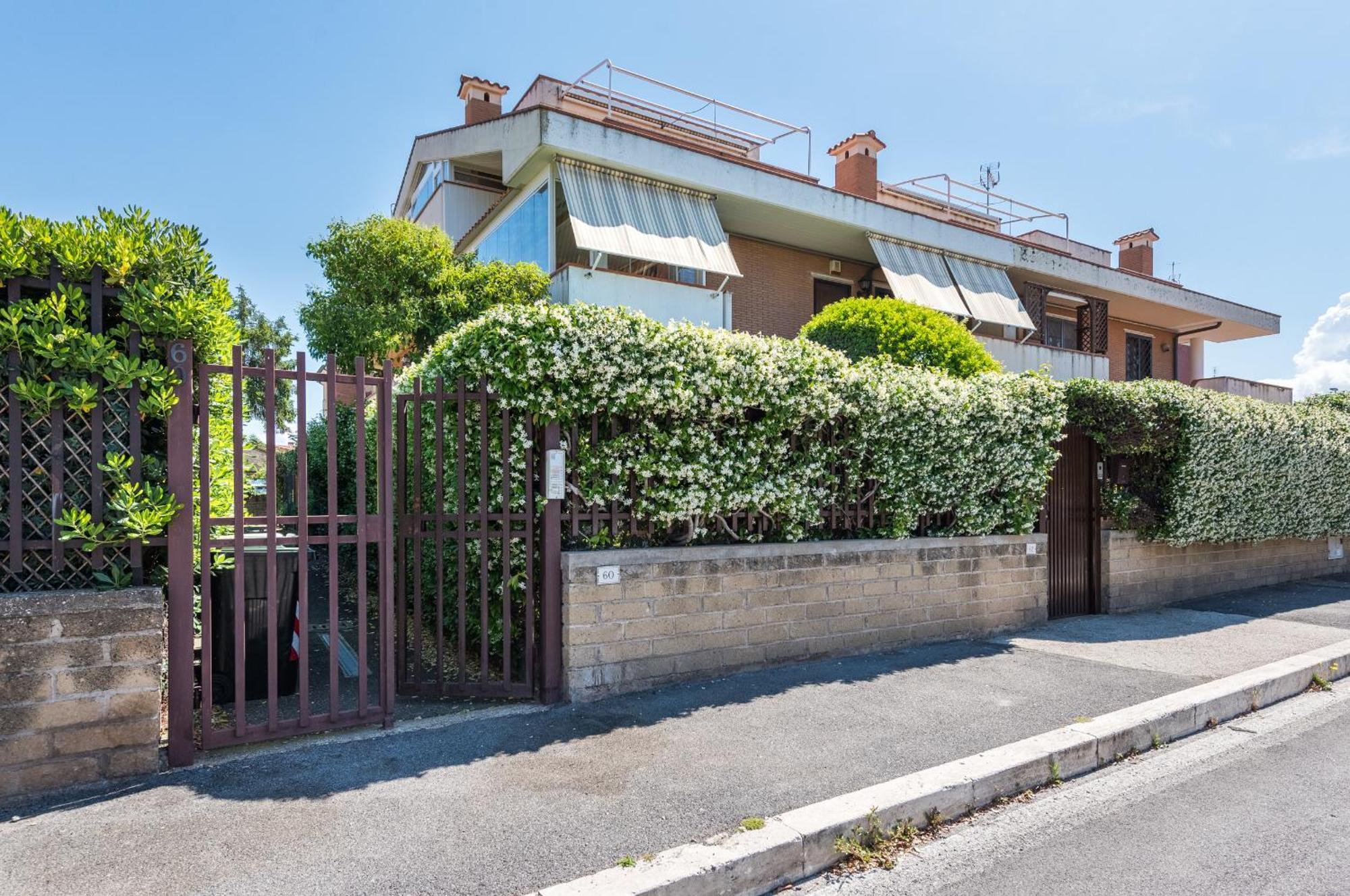 Travelershome Ciampino Suite Kültér fotó